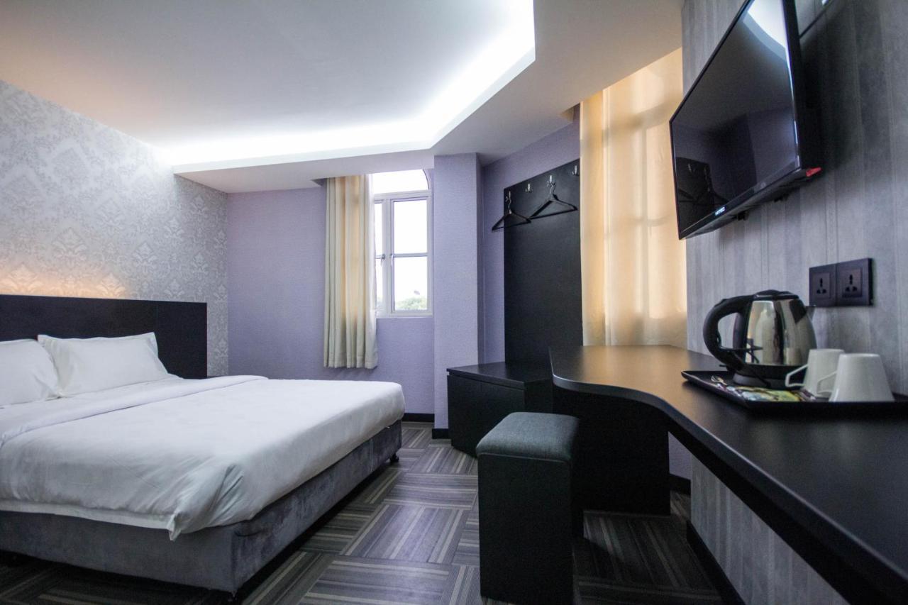 S Hotel Seberang Jaya Buitenkant foto
